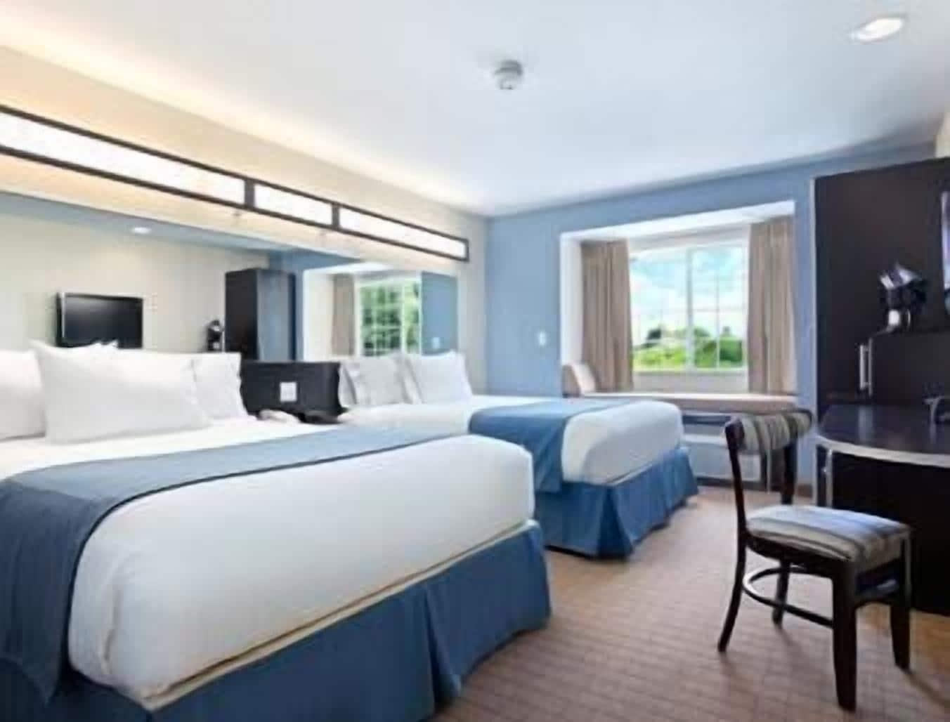 Microtel Inn & Suites By Wyndham Brooksville Ridge Manor Exterior foto