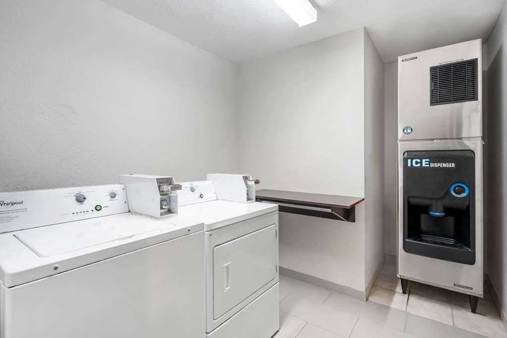 Microtel Inn & Suites By Wyndham Brooksville Ridge Manor Facilidades foto